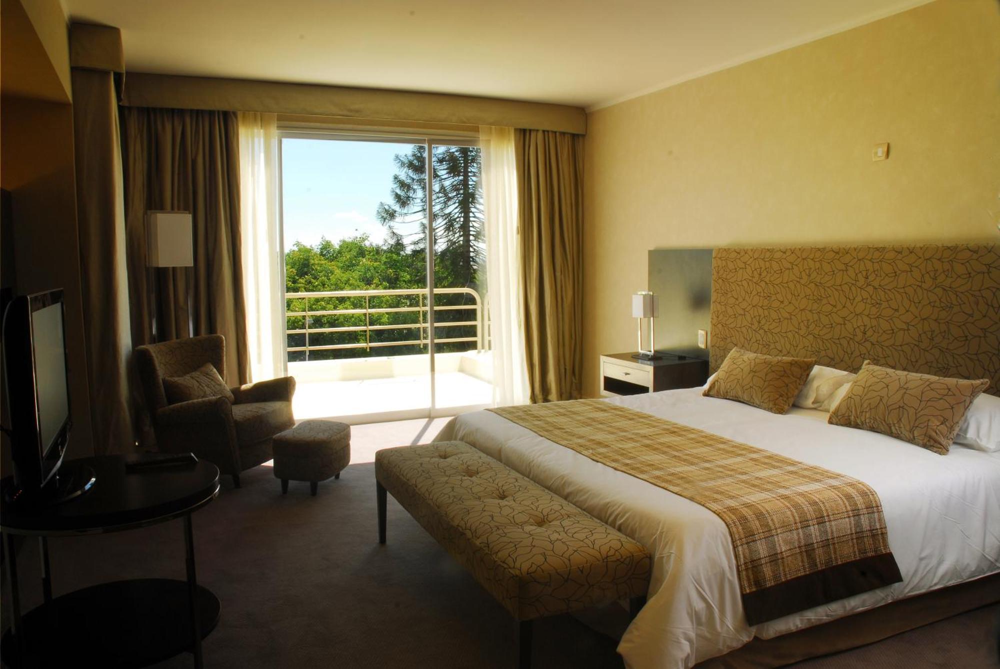 Howard Johnson Plaza Resort & Casino Mayorazgo Paraná Pokoj fotografie A bedroom at the hotel