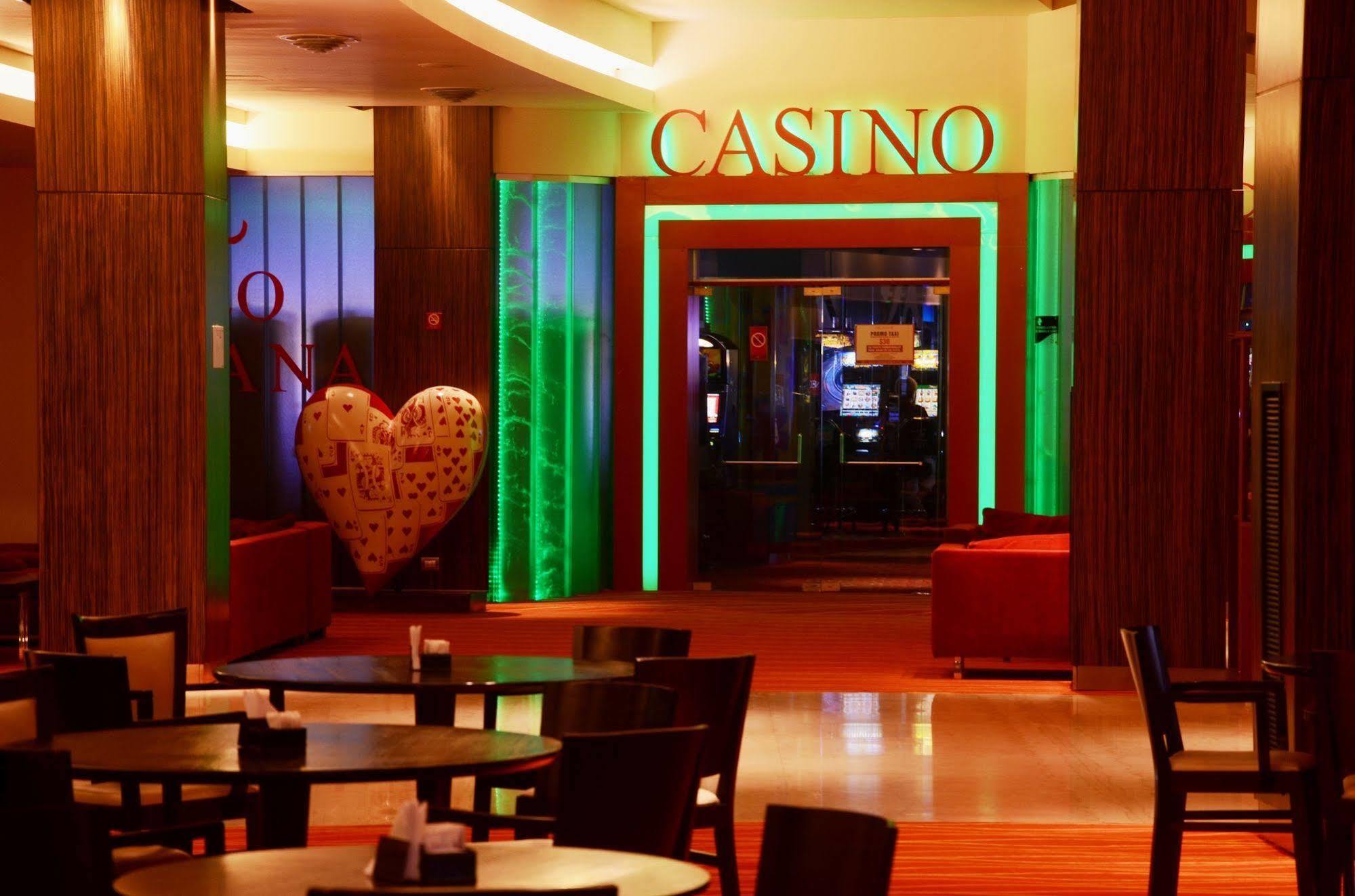 Howard Johnson Plaza Resort & Casino Mayorazgo Paraná Exteriér fotografie Casino