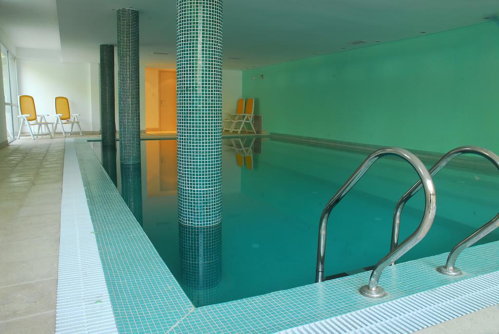 Howard Johnson Plaza Resort & Casino Mayorazgo Paraná Exteriér fotografie A swimming pool